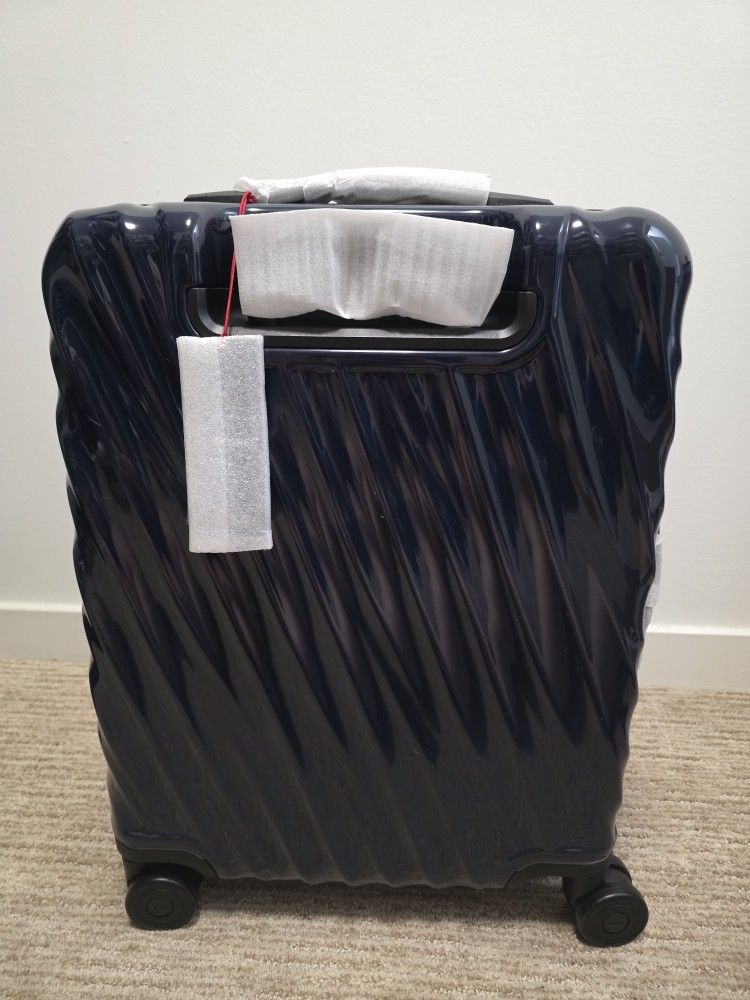 Tumi 19 Degree Continental Carry On Luggage Navy