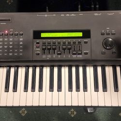 Yamaha SY85