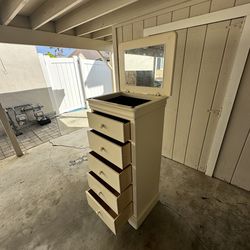 Stanley Furniture Dresser Chest