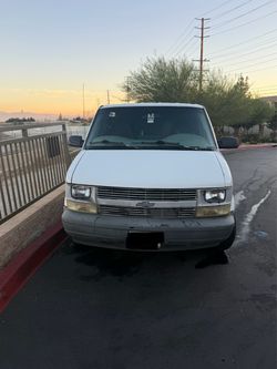 Chevrolet Astro Van White