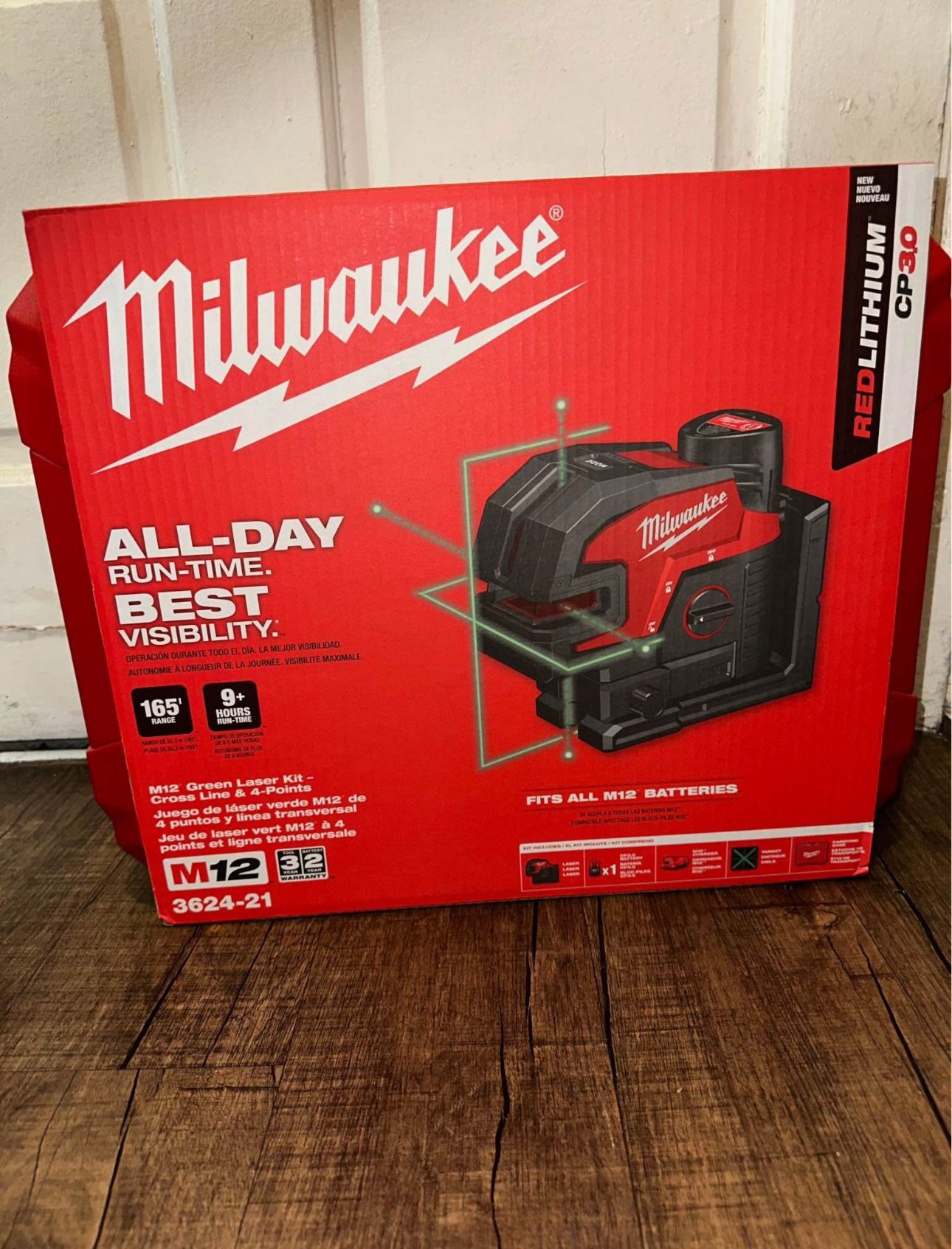Milwaukee M12 12-Volt Lithium-lon Cordless Green Cross Line and 4-Points Laser Level Kit
