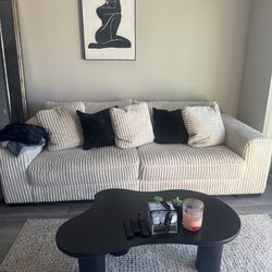 Two seater couch /w pillows