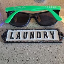 Metal Laundry Sign Small 