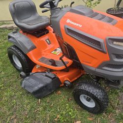 Riding Mower Husqvarna 42in Deck 22Hp New