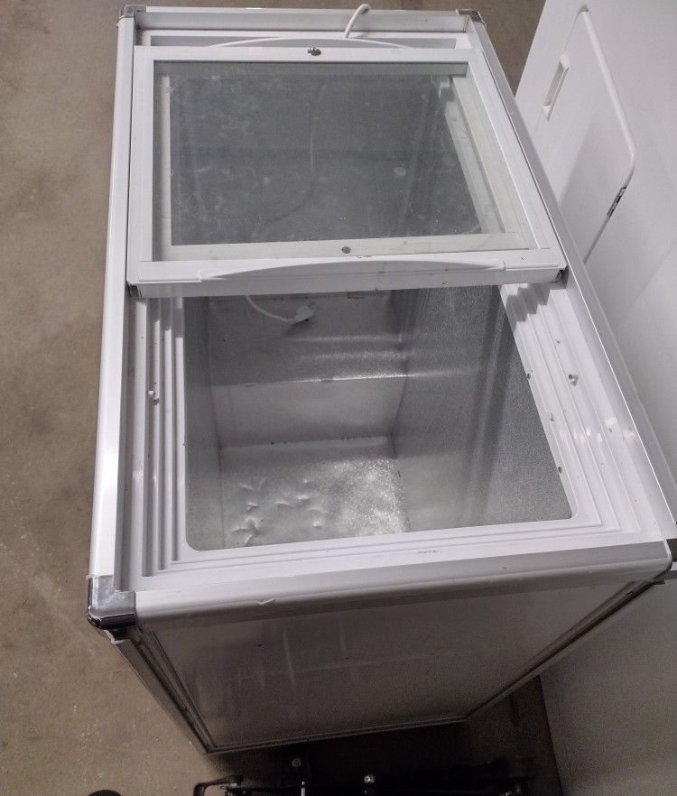 Commercial Chest Cooler