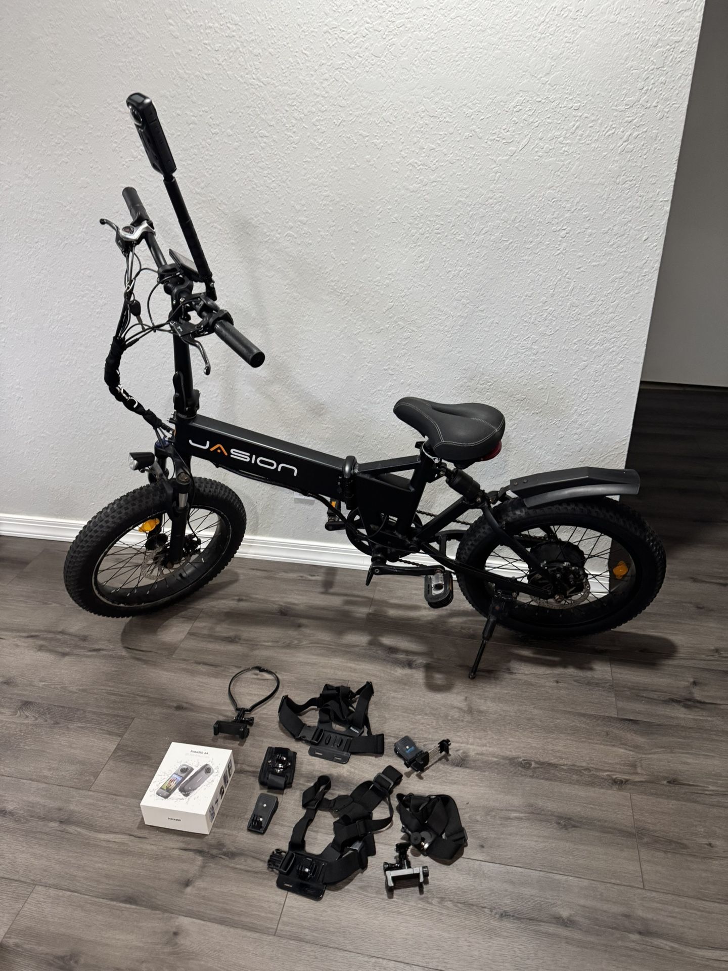 Insta360 X4 - Waterproof 8K 360 Action Camera, 4K Wide-Angle Video, Invisible Selfie Stick Effect, Jasion Electric Bike