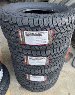 33/12.50R15 AT Tires