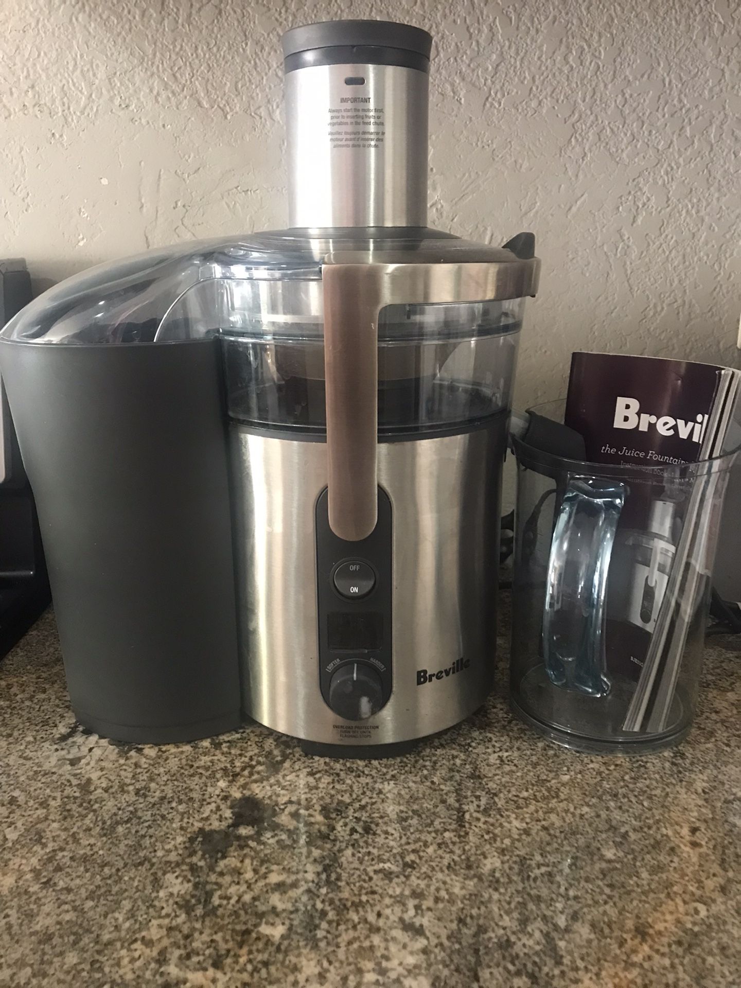 Breville Multispeed Juice Fountain Juicer 900 Watt Stainless BJE510XL /A
