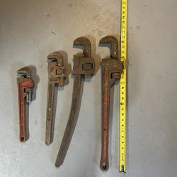 Plumbers Pipe Wrenches  4 Pcs
