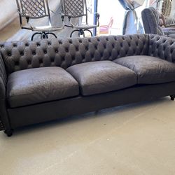 Chesterfeild 3 Seater Sofá