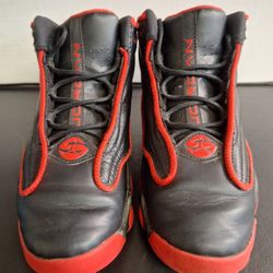 NIKE JORDAN  STRONG BRED SHOES SIZE 3Y