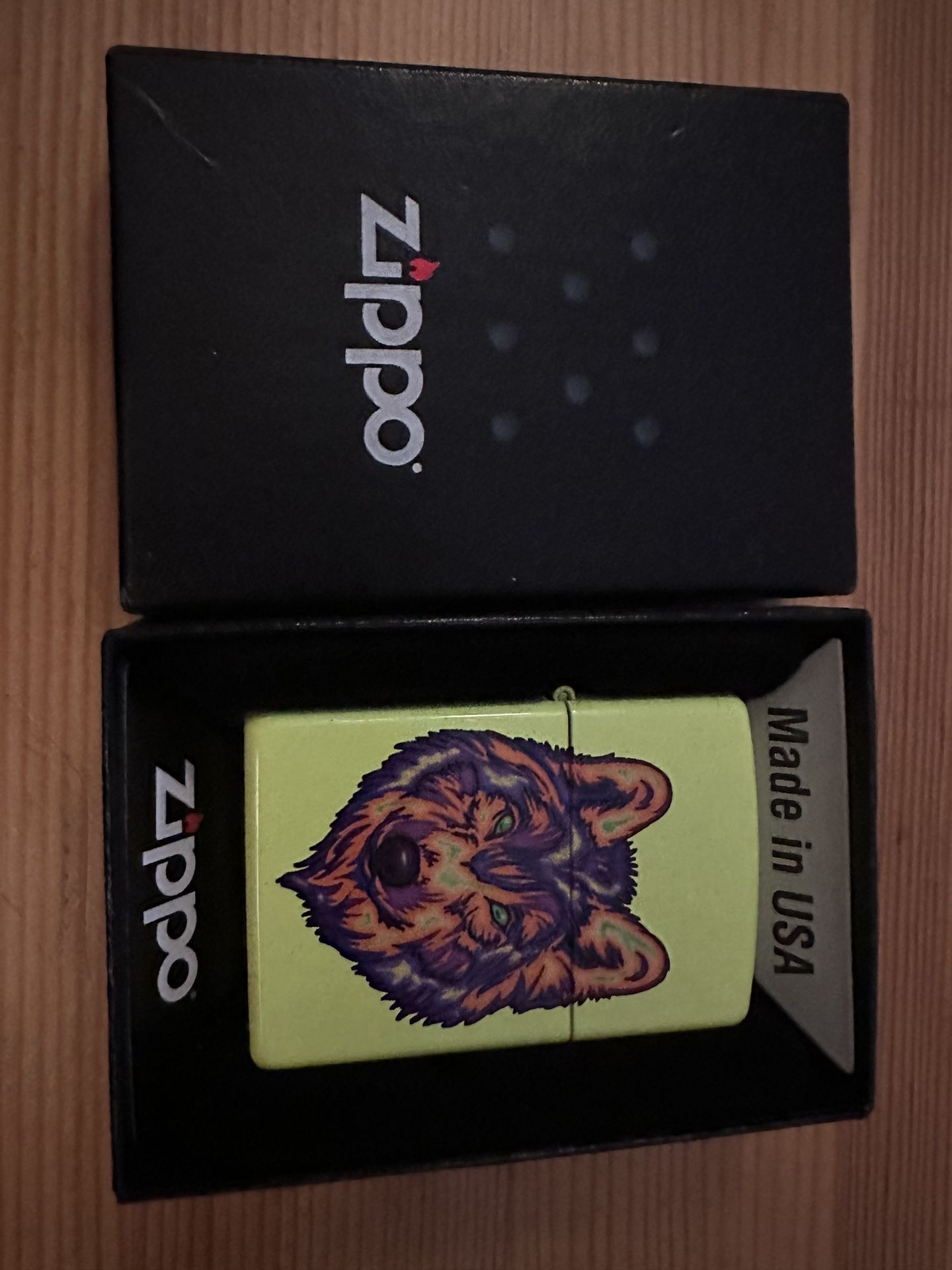 Wolf Green Zippo