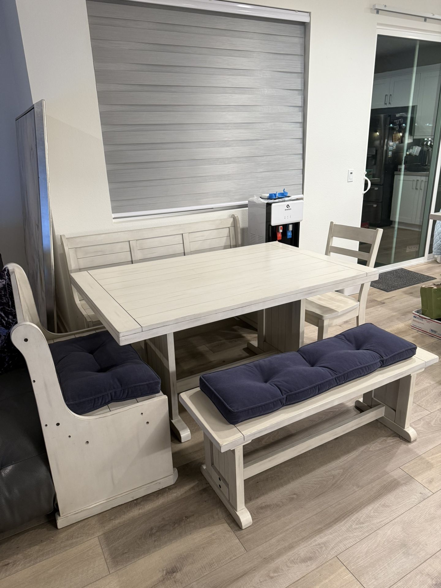 Dinning Set With Bench