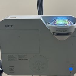  NEC NP-M333XS Projector