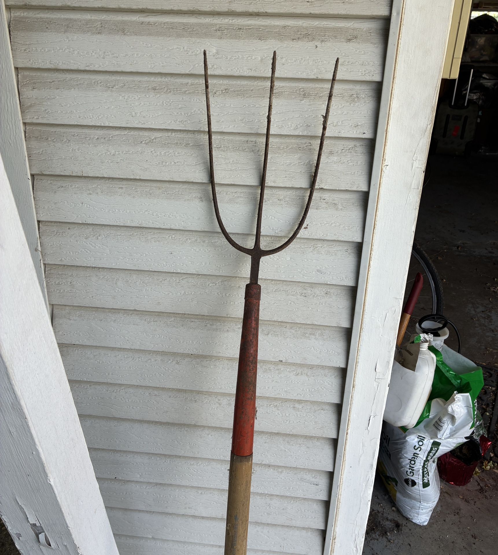 Vintage 3-prong Hay Pitch Fork