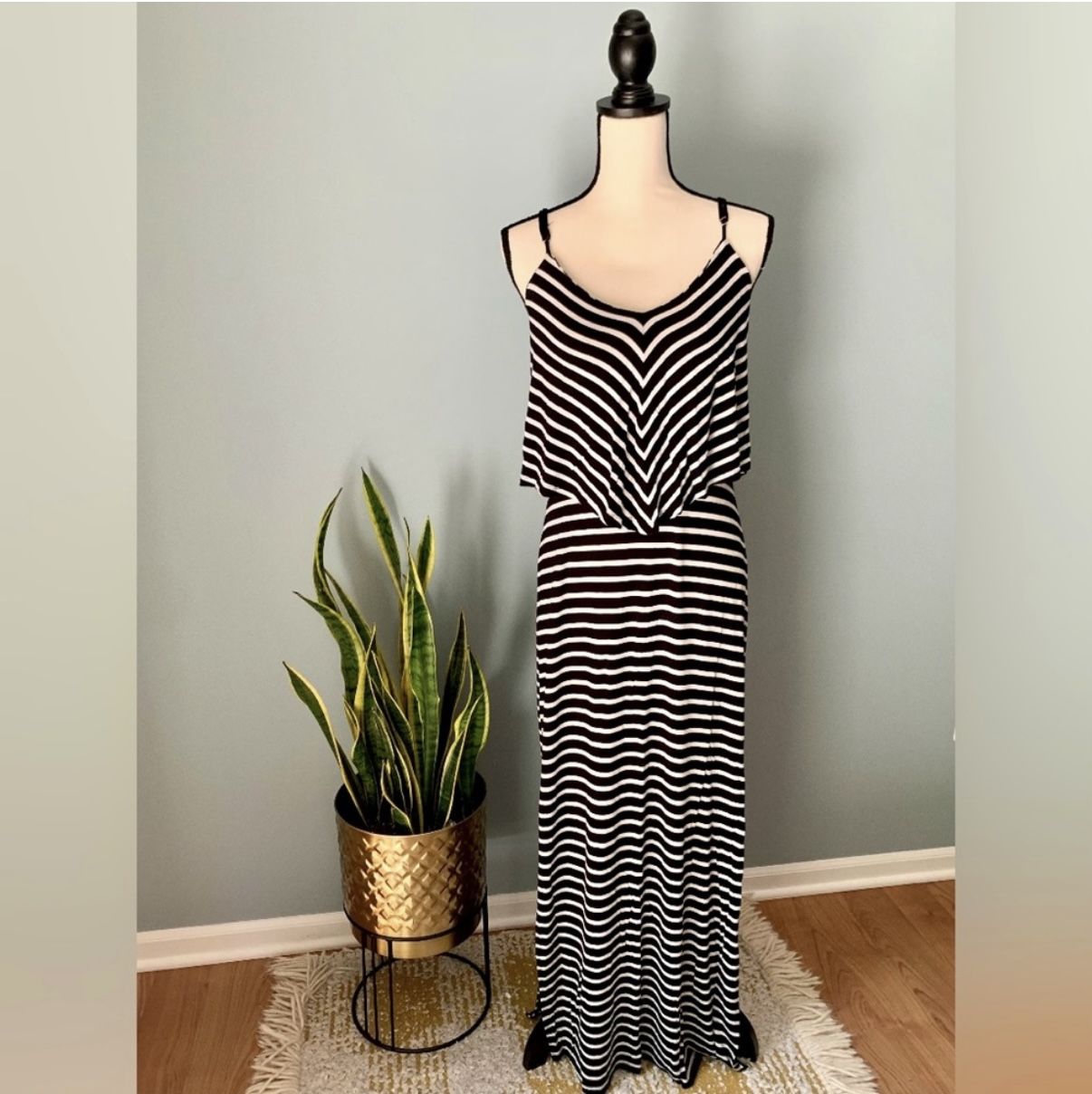 Mossimo Black & White Striped Maxi Dress - Size Small