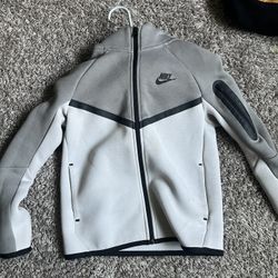 NIKE TECH