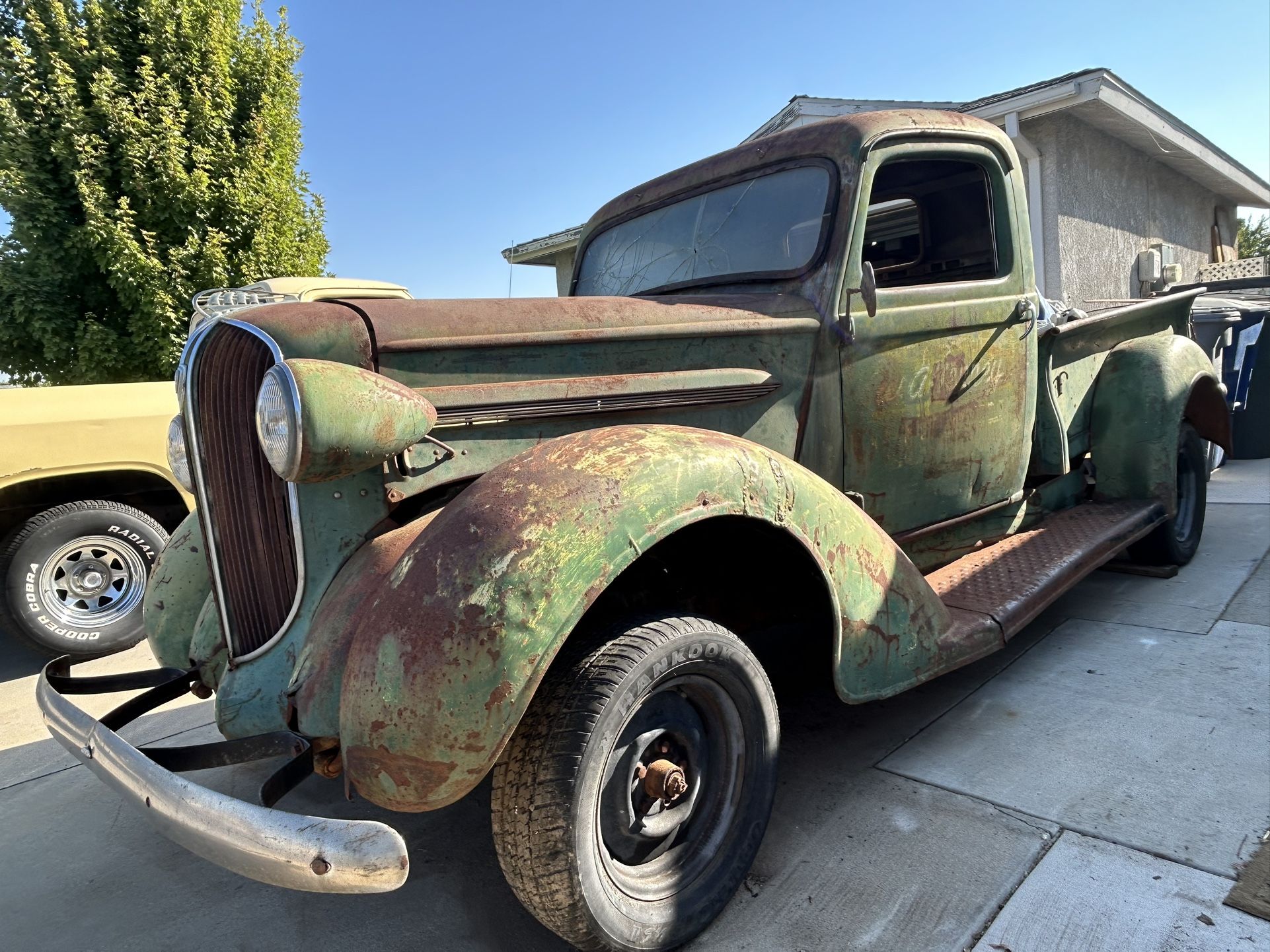 1938 PLYMOUTH P-57 TRUCK