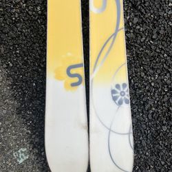 Salomon Temptress Skis