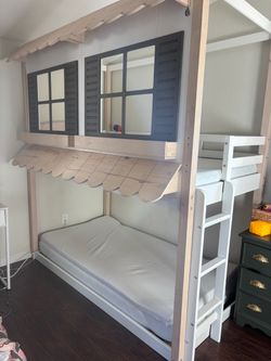 Cottage bunkbed-2 twins