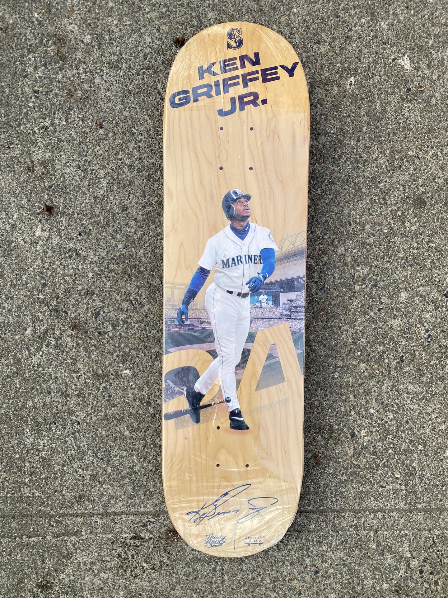 RARE Ken Griffey Jr Skateboard Stadium Giveaway