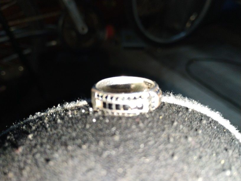 Ring White Gold And 18 Kart Tora Bar