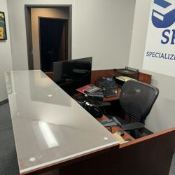 Office Ffurniture CLEARANCE- Make An Offer