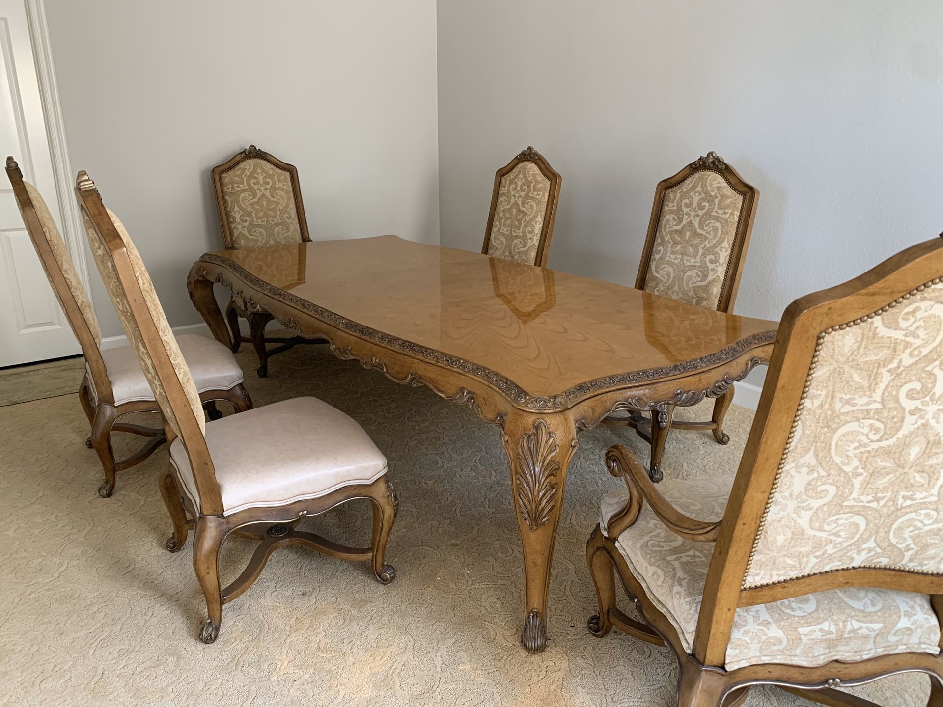 LUXURY HENREDON 6 chair dining table