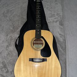 Yamaha 6 String Guitar