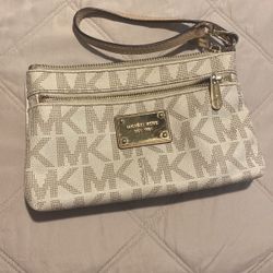 Michael Kors Wristlet