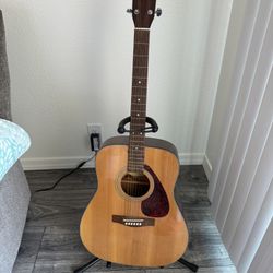 YAMAHA F325 GUITAR 