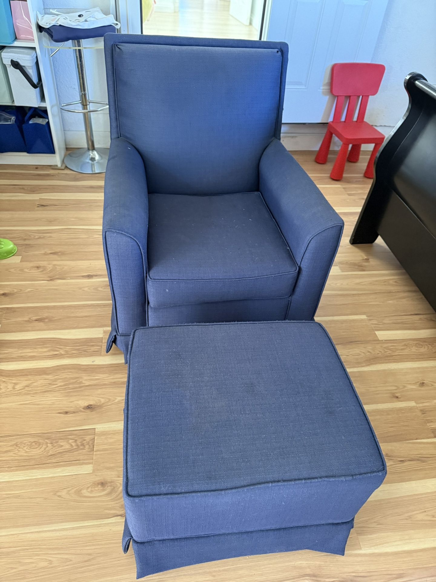 Free Rocking chair & Foot Rest