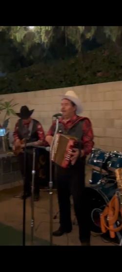 Grupo norteño para cuando se le ofrezca