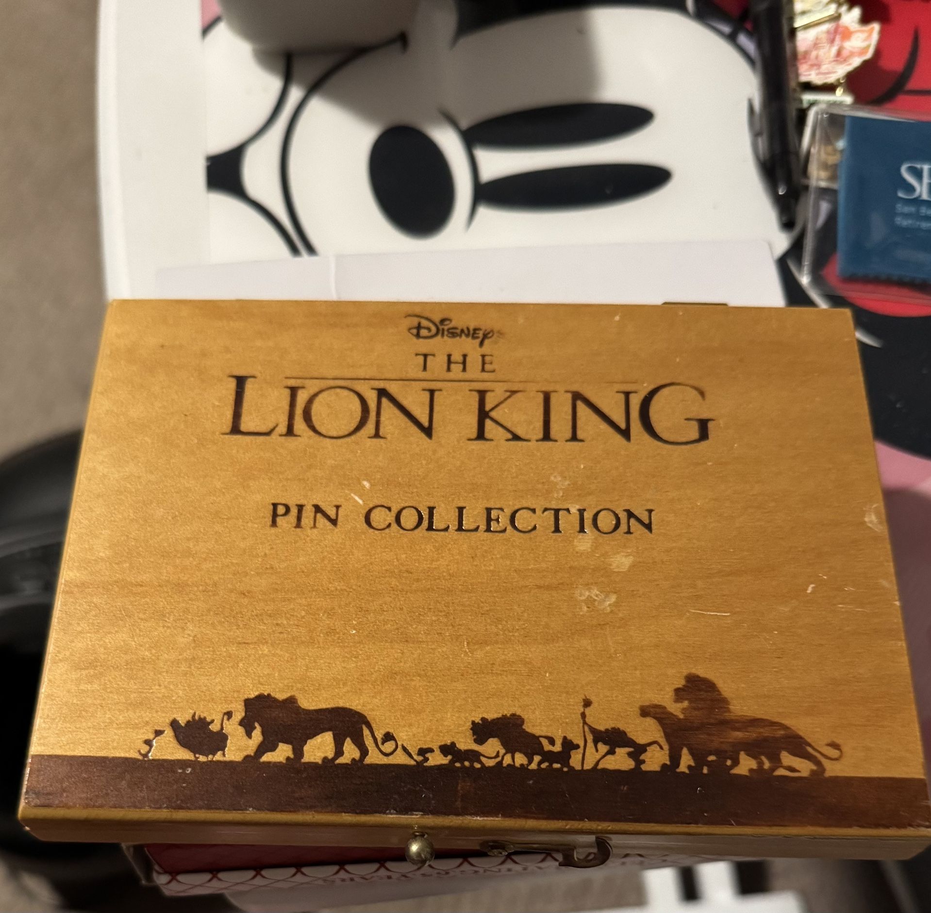 1994 Disney The Lion King Pin Collection Wood Box Set of 6 Pins
