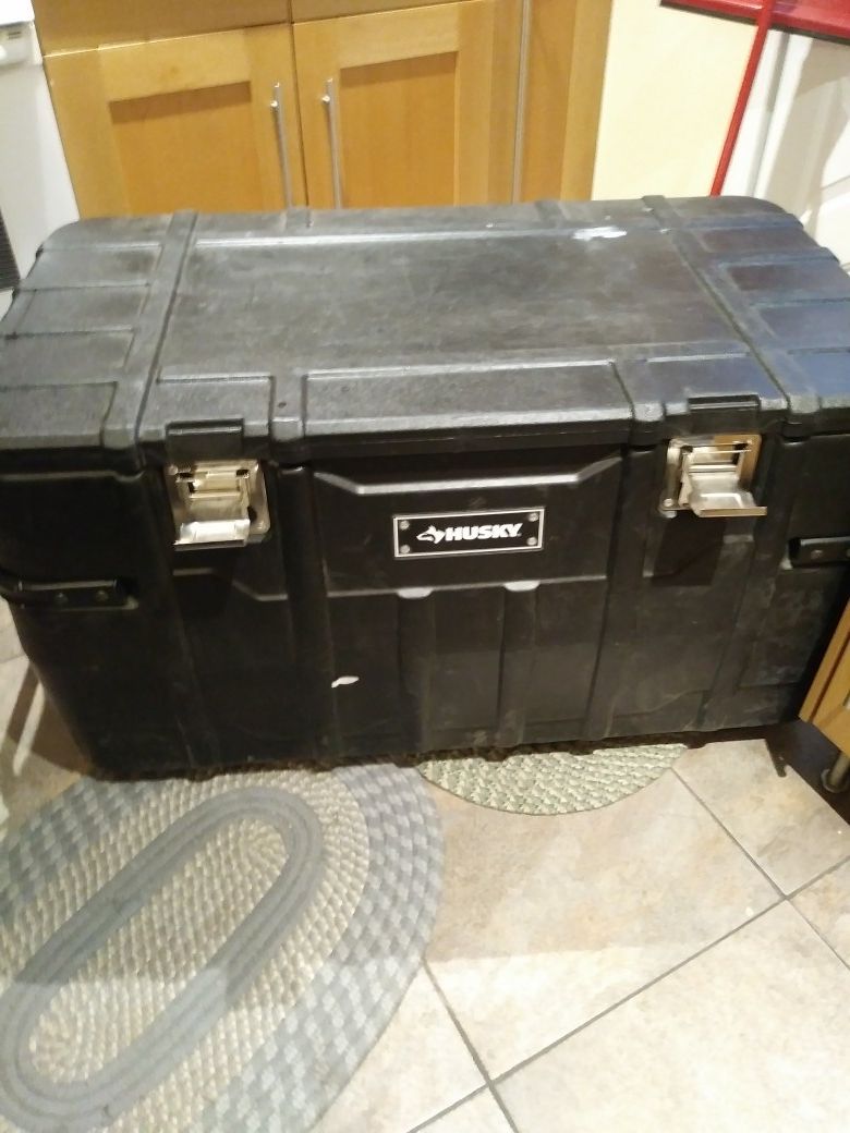 Husky 100 gallon 48in storage job box
