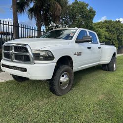 2014 Ram 3500 Crew Cab Dually