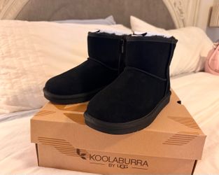Kids Ugg Black Mini Boots