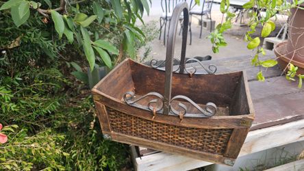 #Basket with Wrought Iron Handle