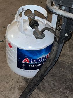 AmeriGas Blue Rhino And Blank Empty Propane Tanks