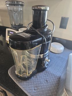 Black Centrifugal Juicer with Juice Cup