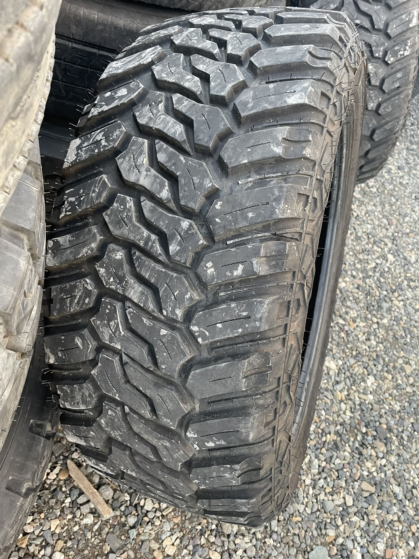 35/12.50r22