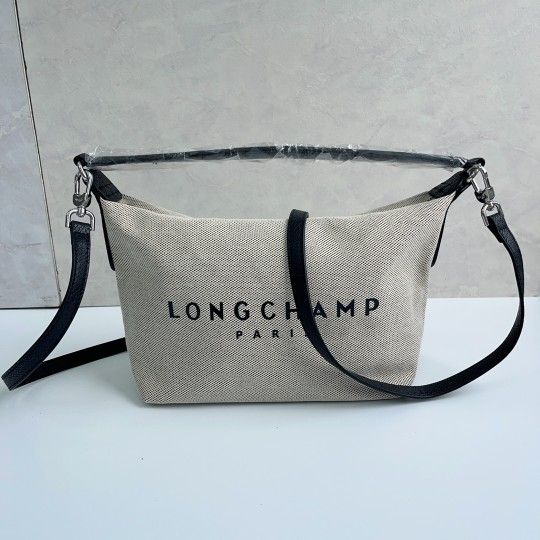 Longchamp's latest canvas bag❗️