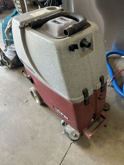 CFR Commercial Carpet Extractor – Low Hours (204) – Self Contained