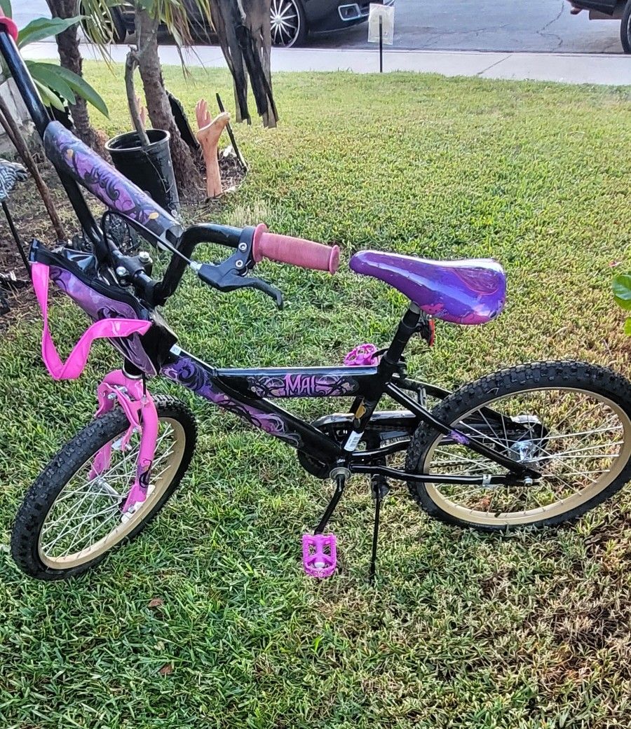 Big Girls Disney's Descendants Mal Bike