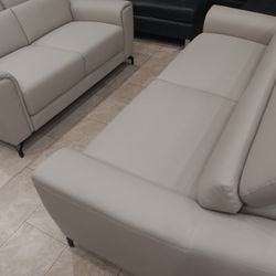 *Living Room Special*---Sardinia Mature Leather Sofa/Loveseat Sets---Delivery And Easy Financing Available👏