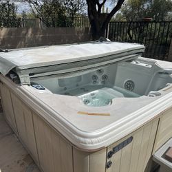 Beautiful Hot Tub / Spa