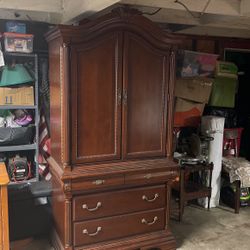 Dresser