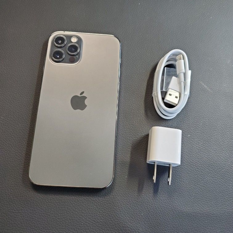 iPhone 11 Pro UNLOCKED Like New Electronics & Media
