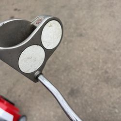 ODYSSEY WHITE HOT 2ball putter needs to be clean in good shape