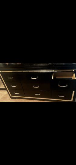 9 Drawer Dresser